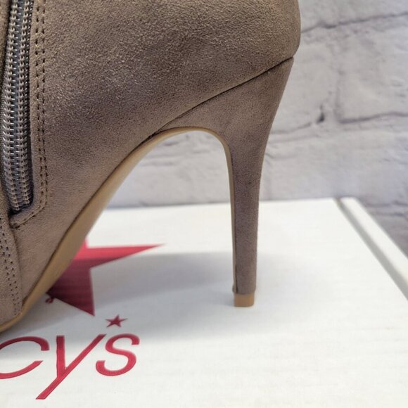 Journee Collection Women's Demmi Pointed Toe Shooties - Picture 6 of 8